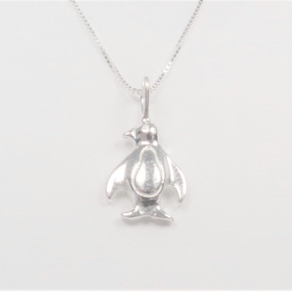 .925 SS ARTIC PENGUIN BIRD ICE ANIMAL NECKLACE